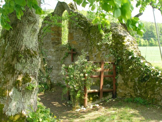 Kirchenschmuck in der Ruine